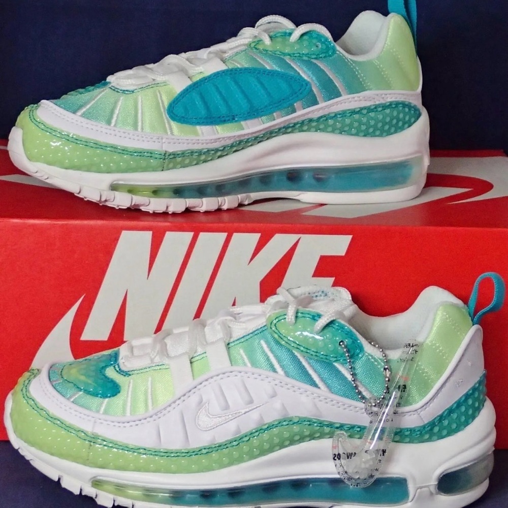 Womens Nike Air Max 98 SE Bubble Pack White/Green
Size 8 
New